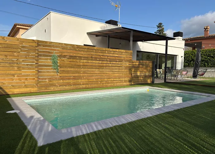 Espectacular Casa En Llagostera - Costa Brava, Con Piscina